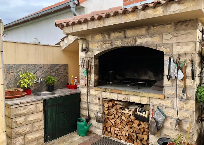 Apartments Pine & Oak With Shared Seasonal Hot Tub
