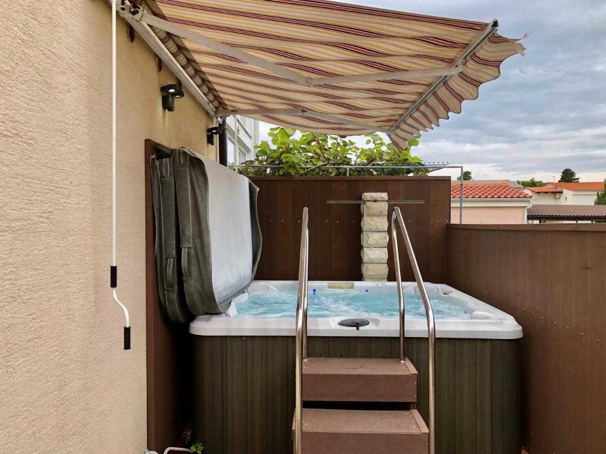 Appartement Pine & Oak With Shared Seasonal Hot Tub *