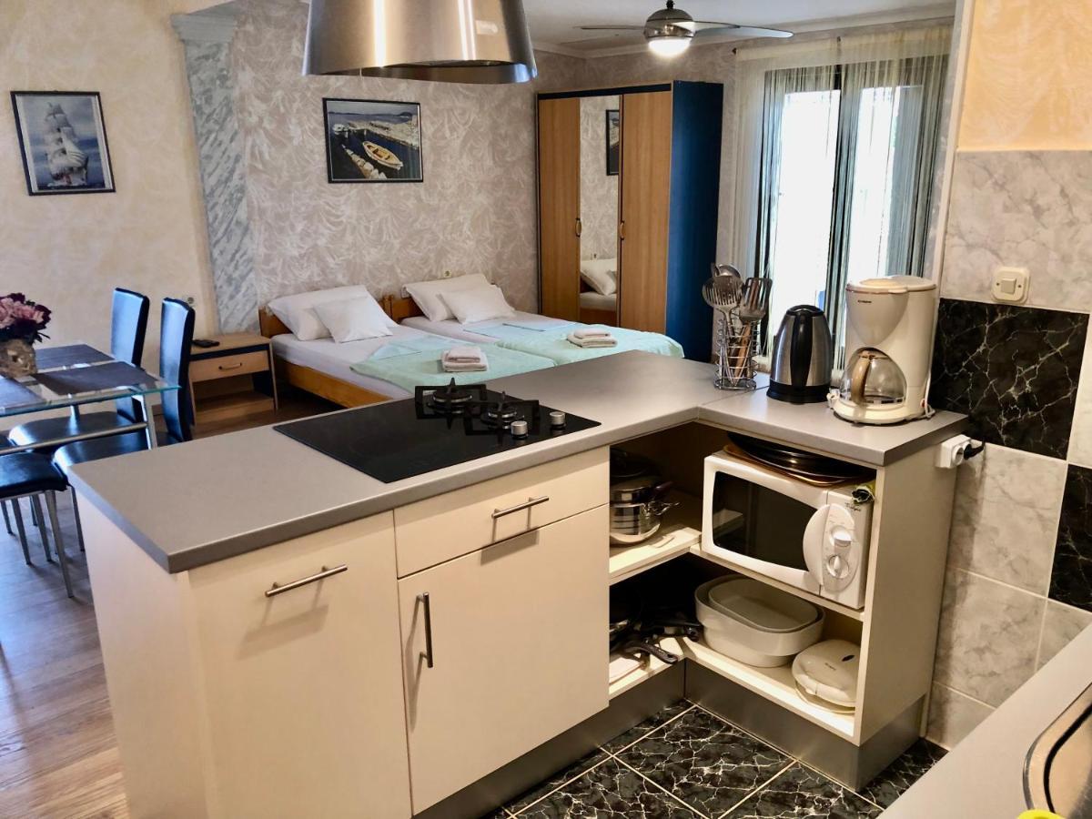Pine & Oak With Shared Seasonal Hot Tub Apartamento Privlaka (Zadar)