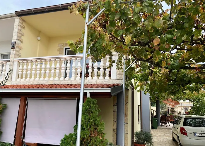 Apartments Pine & Oak With Shared Seasonal Hot Tub