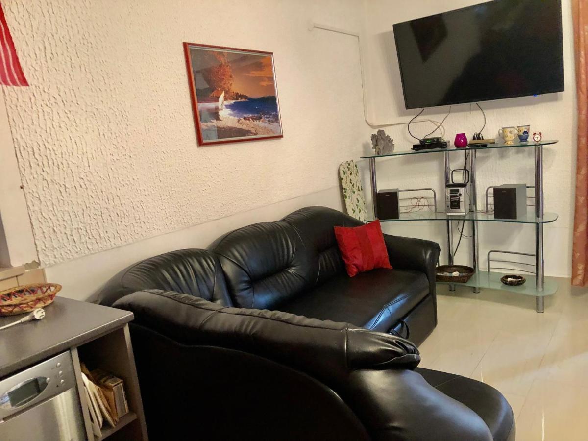 Apartment Pine & Oak With Shared Seasonal Hot Tub Privlaka (Zadar)