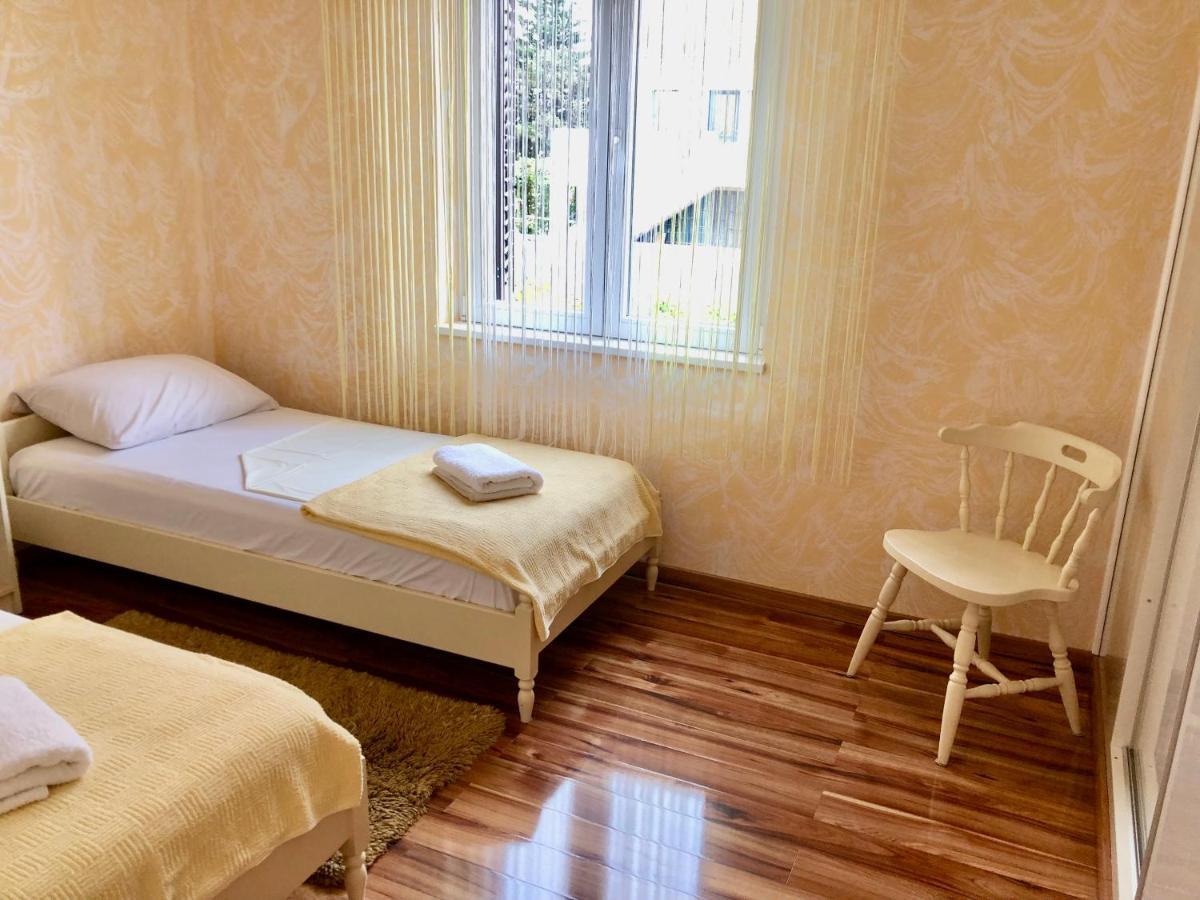 Apartment Pine & Oak With Shared Seasonal Hot Tub