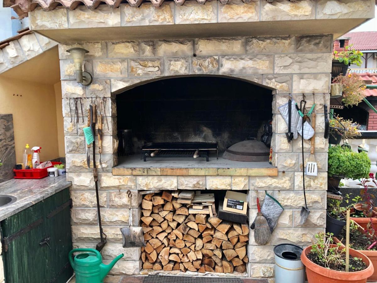 Pine & Oak With Shared Seasonal Hot Tub Privlaka (Zadar)
