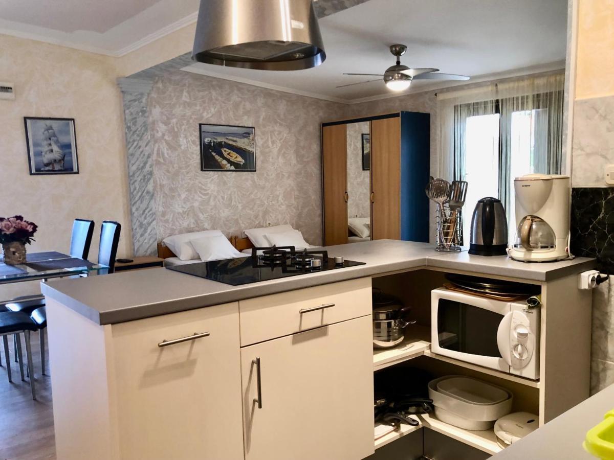 Apartment Pine & Oak With Shared Seasonal Hot Tub