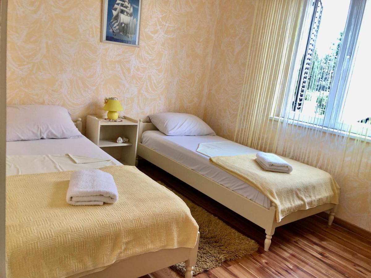 Apartment Pine & Oak With Shared Seasonal Hot Tub Privlaka (Zadar)