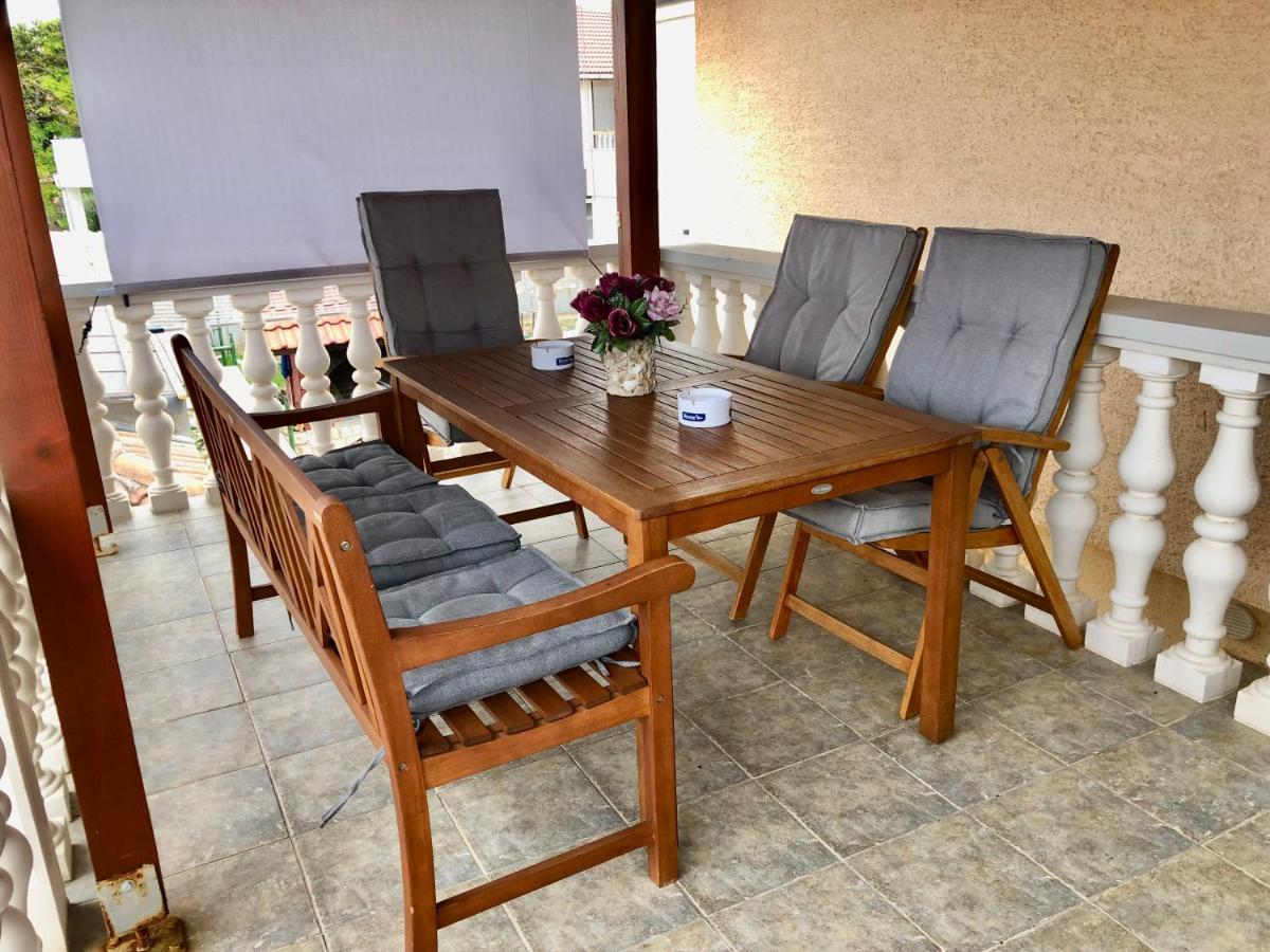 Pine & Oak With Shared Seasonal Hot Tub Apartment Privlaka (Zadar)